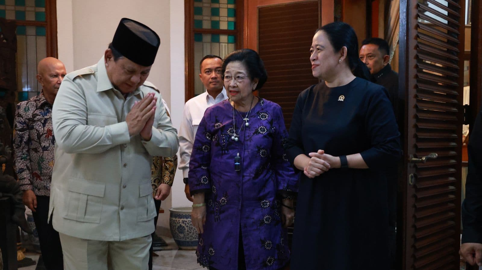 Takziah ke Rumah Megawati, Prabowo Sampaikan Duka atas Wafatnya Guruh Soekarnoputra