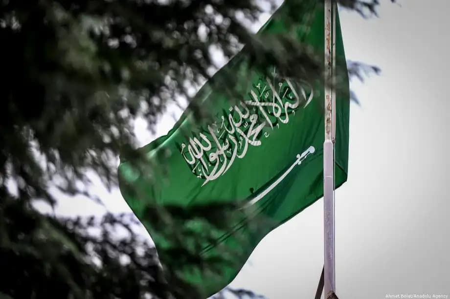 Kemlu Minta WNI di Arab Saudi Tingkatkan Kewaspadaan Usai Serangan Drone