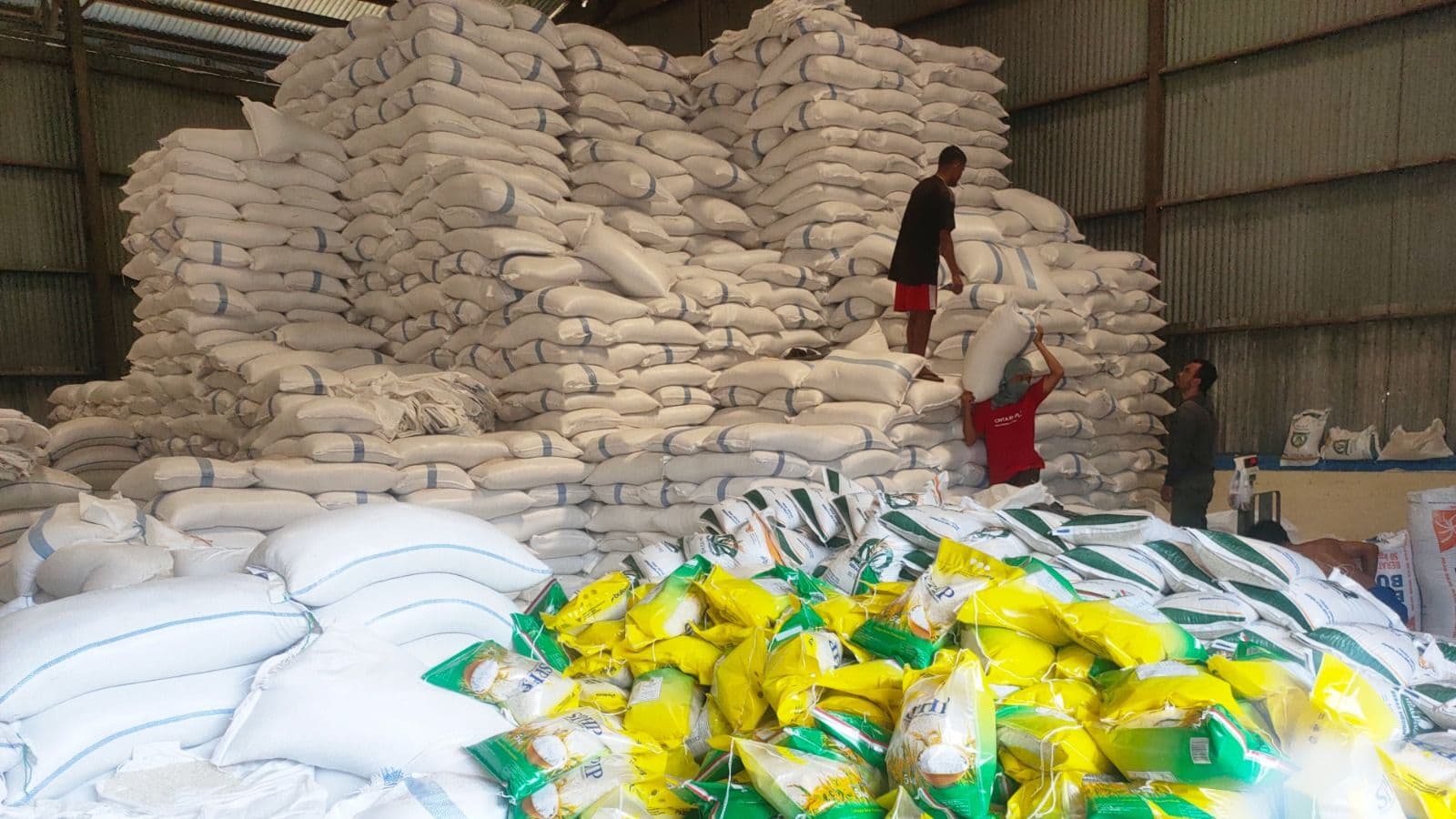 BULOG Andalkan Dua Jurus Jaga Harga Beras, Penyaluran Capai 4,5 Juta Ton